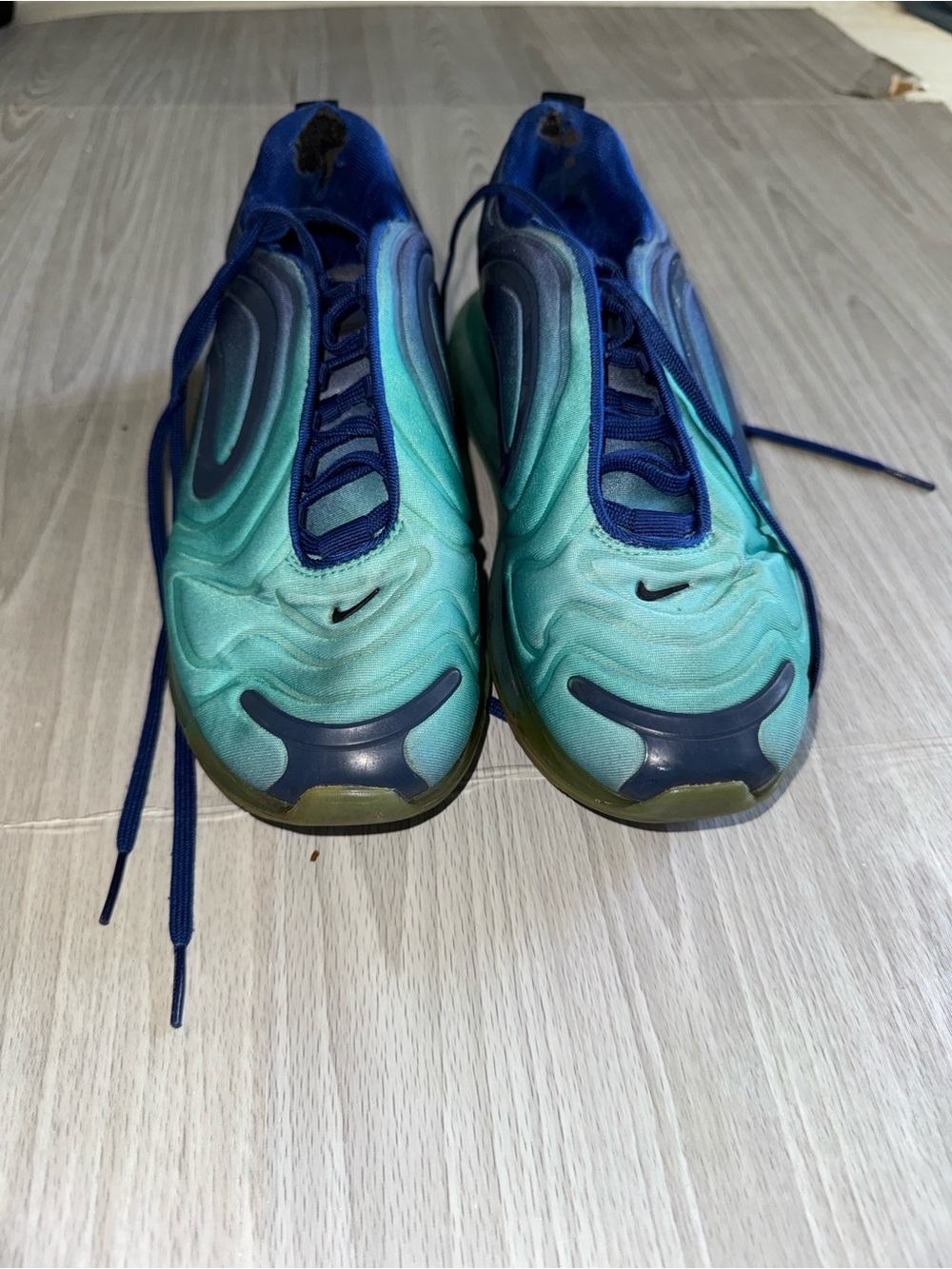 Nike Kids Teal and Navy Gradient Sneakers